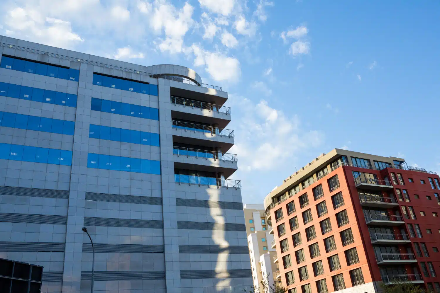 https://test.cprfacadeupgrades.com.au/wp-content/uploads/2024/05/How-To-Choose-A-Paint-Color-For-A-Commercial-Building.webp