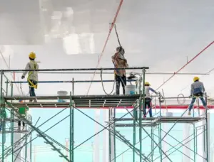 Abseiling vs Scaffolding: Which is Better for Your Commercial Painting Project?
