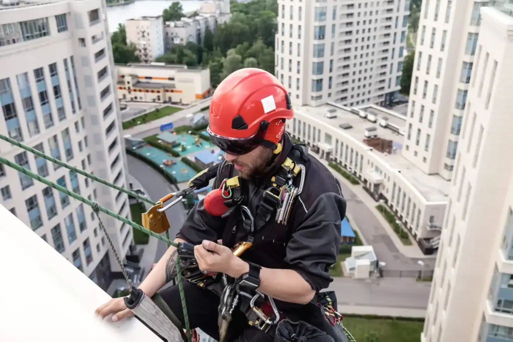 What Makes the Smart Spider Pro Ideal for High-Rise Building Maintenance?
